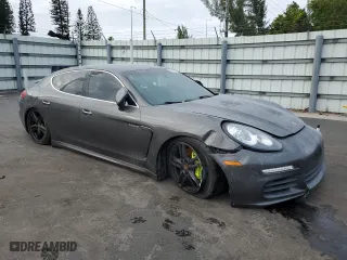 2016 Porsche Panamera S Hybrid with VIN WP0AD2A79GL041137, listed as a Copart auction lot 84948394 with 0 mi miles and Clean Title. Bid and sale history available at carsss.com. Image 4.