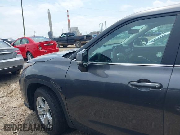 2024 Toyota Highlander LE z VIN 5TDKDRAH6RS539383, wystawiony jako IAAI lot #42267073 z przebiegiem 26 293 mil mil oraz . Historia ofert i sprzedaży dostępna na DreamBid. Obrazek 14.