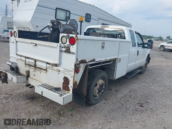 2011 Ford F-350 XL with VIN 1FD7X3A62BEC97501, listed as a IAAI auction lot 42223063 with 171,111 mi miles and . Bid and sale history available at DreamBid. Image 4.
