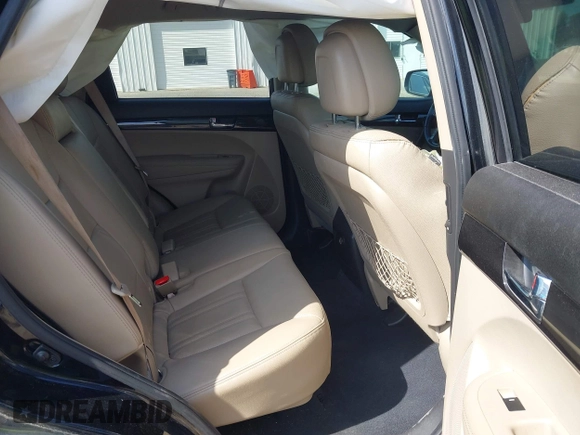 2013 Kia Sorento EX с VIN 5XYKU3A62DG348688, выставлен на аукционе IAAI как лот 42216843 с пробегом 231 471 миль миль и . История ставок и продаж доступна на DreamBid. Изображение 8.