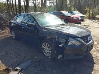 2017 Nissan Altima 2.5 SR with VIN 1N4AL3AP7HC236587, listed as a IAAI auction lot 41591452 with 101,429 mi miles. Bid and sale history available at carsss.com. Image 1.