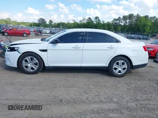 2015 Ford Police Interceptor z VIN 1FAHP2MK7FG203950, wystawiony jako IAAI lot #42182617 z przebiegiem 165 426 mil mil oraz . Historia ofert i sprzedaży dostępna na DreamBid. Obrazek 14.
