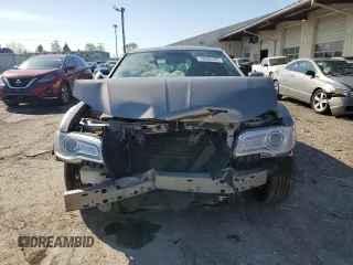 2014 Chrysler 300 z VIN 2C3CCAAG3EH141528, wystawiony jako Copart lot #53688225 z przebiegiem 132 298 mil mil oraz Szkody całkowita. Historia ofert i sprzedaży dostępna na DreamBid. Obrazek 5.