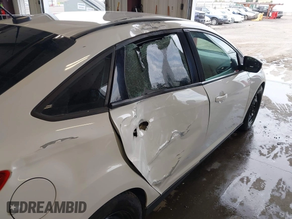 2016 Ford Focus SE with VIN 1FADP3F28GL380663, listed as a IAAI auction lot 42601266 with 78,204 mi miles and . Bid and sale history available at DreamBid. Image 6.