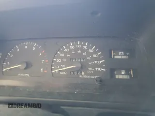 1992 Toyota Pickup DLX z VIN JT4VN13D0N5078994, wystawiony jako Copart lot #65777924 z przebiegiem 286 288 mil mil oraz Szkoda całkowita • Salvage title. Historia ofert i sprzedaży dostępna na DreamBid. Obrazek 9.