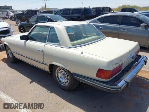 1981 Mercedes-Benz 380 380SL with VIN WDBBA45A0BB004442, listed as a IAAI auction lot 42124354 with 177,453 mi miles. Bid and sale history available at carsss.com. Image 3.