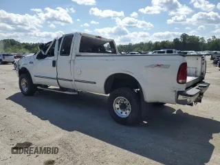 1999 Ford Super Duty F-250 XL with VIN 1FTNX21F3XEA71139, listed as a Copart auction lot 67062114 with 203,233 mi miles and Salvage Title. Bid and sale history available at carsss.com. Image 2.