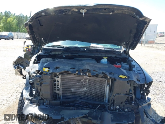 2018 Ram 1500 Express z VIN 1C6RR7FG2JS331802, wystawiony jako IAAI lot #41985617 z przebiegiem 68 483 mil mil oraz . Historia ofert i sprzedaży dostępna na DreamBid. Obrazek 10.