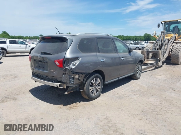 2017 Nissan Pathfinder SV with VIN 5N1DR2MM2HC613081, listed as a IAAI auction lot 41979227 with 137,371 mi miles. Bid and sale history available at carsss.com. Image 4.