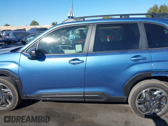 2025 Subaru Forester Limited with VIN JF2SLDRC3SH432205, listed as a IAAI auction lot 41308973 with 327 mi miles. Bid and sale history available at carsss.com. Image 15.