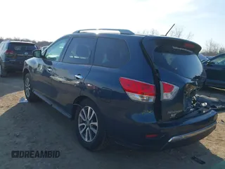 2014 Nissan Pathfinder SV with VIN 5N1AR2MM3EC674423, listed as a IAAI auction lot 41801189 with 184,156 mi miles. Bid and sale history available at carsss.com. Image 3.