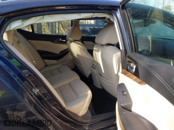 2017 Nissan Maxima SV z VIN 1N4AA6AP9HC399703, wystawiony jako IAAI lot #41858782 z przebiegiem 89 131 mil mil oraz . Historia ofert i sprzedaży dostępna na DreamBid. Obrazek 8.