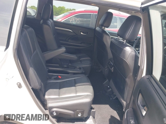 2018 Toyota Highlander SE z VIN 5TDJZRFH2JS547586, wystawiony jako IAAI lot #42219473 z przebiegiem 93 873 mil mil oraz . Historia ofert i sprzedaży dostępna na DreamBid. Obrazek 8.