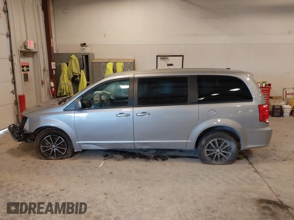 2018 Dodge Grand Caravan SXT z VIN 2C4RDGCG9JR137703, wystawiony jako IAAI lot #41512024 z przebiegiem 113 860 mil mil oraz . Historia ofert i sprzedaży dostępna na DreamBid. Obrazek 14.
