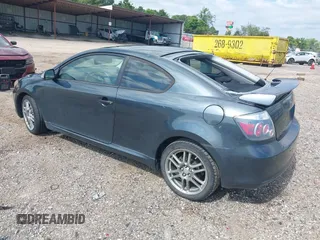 2010 Scion tC z VIN JTKDE3B71A0307038, wystawiony jako IAAI lot #39720503 z przebiegiem 133 853 mil mil oraz . Historia ofert i sprzedaży dostępna na DreamBid. Obrazek 3.
