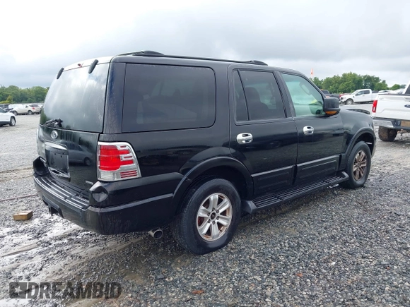 2003 Ford Expedition Eddie Bauer z VIN 1FMPU17L33LA92471, wystawiony jako IAAI lot #42628785 z przebiegiem 238 457 mil mil oraz . Historia ofert i sprzedaży dostępna na DreamBid. Obrazek 4.
