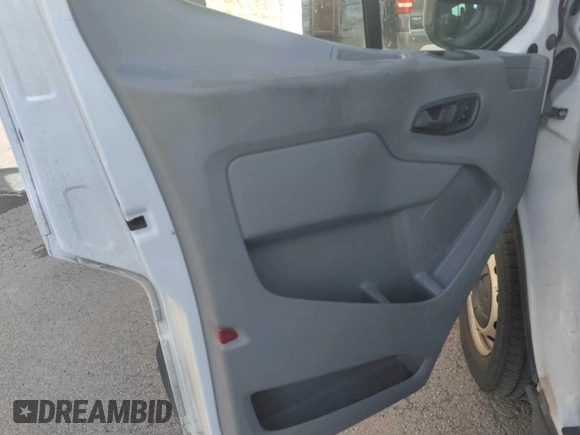 2018 Ford Transit z VIN 1FTYE1CM4JKB42317, wystawiony jako IAAI lot #42558333 z przebiegiem 204 042 mil mil oraz . Historia ofert i sprzedaży dostępna na DreamBid. Obrazek 11.