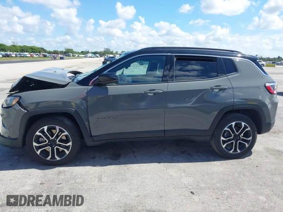 2024 Jeep Compass Limited z VIN 3C4NJDCN4RT595341, wystawiony jako IAAI lot #42577790 z przebiegiem 42 995 mil mil oraz . Historia ofert i sprzedaży dostępna na DreamBid. Obrazek 14.