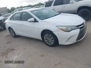 2015 Toyota Camry XLE z VIN 4T1BF1FKXFU044073, wystawiony jako IAAI lot #41937262 z przebiegiem 176 392 mil mil oraz . Historia ofert i sprzedaży dostępna na DreamBid. Obrazek 1.