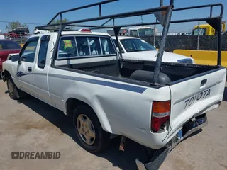 1993 Toyota Pickup DLX with VIN JT4RN93P4P5086920, listed as a IAAI auction lot 42033875 with 329,248 mi miles and . Bid and sale history available at DreamBid. Image 3.