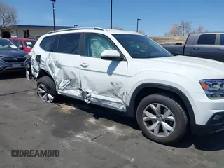 2018 Volkswagen Atlas SE with VIN 1V2DR2CA3JC580575, listed as a IAAI auction lot 41939880 with 66,526 mi miles and . Bid and sale history available at DreamBid. Image 6.