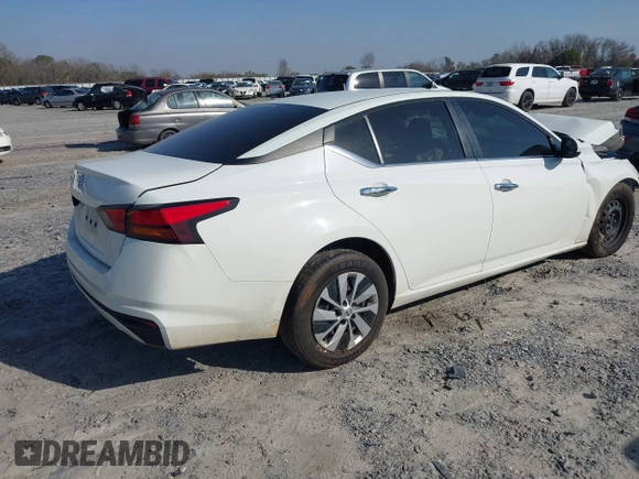 2021 Nissan Altima 2.5 S with VIN 1N4BL4BV5MN411960, listed as a IAAI auction lot 41752215 with 99,617 mi miles. Bid and sale history available at carsss.com. Image 4.