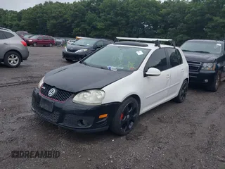 2007 Volkswagen Rabbit with VIN WVWDS71K37W068837, listed as a IAAI auction lot 40072552 with 999,999 mi miles. Bid and sale history available at carsss.com. Image 2.