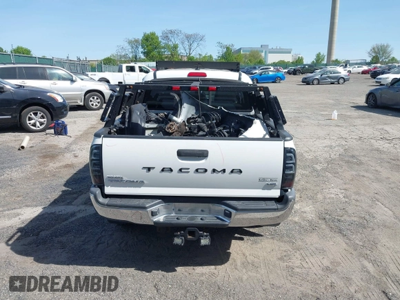 2013 Toyota Tacoma with VIN 3TMLU4EN9DM113137, listed as a IAAI auction lot 41709140 with 57,704 mi miles and . Bid and sale history available at DreamBid. Image 17.