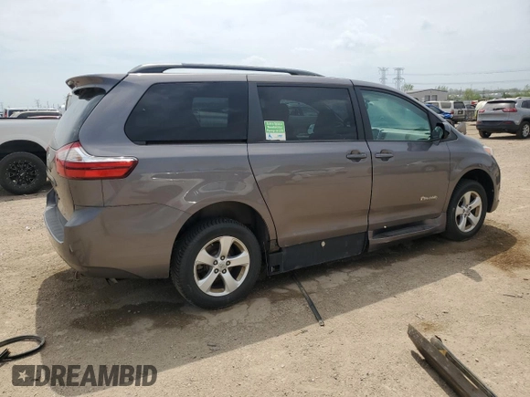 2016 Toyota Sienna LE AAS с VIN 5TDKK3DC7GS763990, выставлен на аукционе Copart как лот 57080655 с пробегом 74 036 миль миль и Списание • Salvage title. История ставок и продаж доступна на DreamBid. Изображение 3.