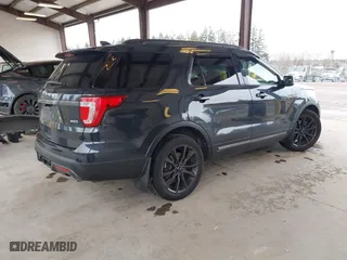 2017 Ford Explorer XLT with VIN 1FM5K8D85HGD91711, listed as a IAAI auction lot 41848391 with 106,577 mi miles. Bid and sale history available at carsss.com. Image 4.
