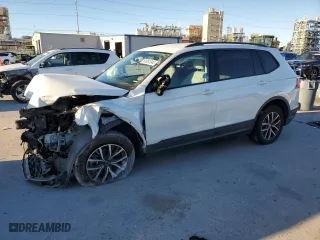 2021 Volkswagen Tiguan S with VIN 3VV1B7AX5MM063179, listed as a Copart auction lot 81851344 with 72,388 mi miles and Salvage Title. Bid and sale history available at carsss.com. Image 1.