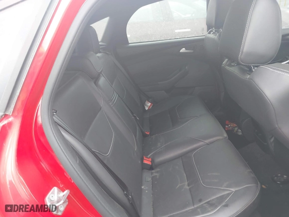 2015 Ford Focus ST with VIN 1FADP3L94FL323828, listed as a IAAI auction lot 41650672 with 101,511 mi miles. Bid and sale history available at carsss.com. Image 8.