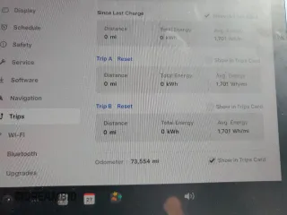 2022 Tesla Model Y Long Range z VIN 7SAYGDEE2NF358366, wystawiony jako Copart lot #50771255 z przebiegiem 73 554 mil mil oraz Szkoda całkowita • Salvage title. Historia ofert i sprzedaży dostępna na DreamBid. Obrazek 9.