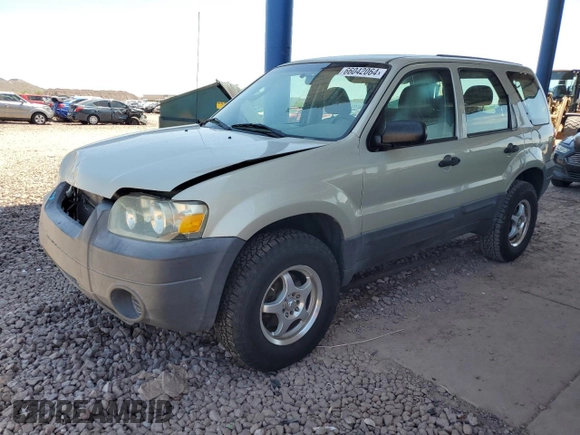 2005 Ford Escape XLS Value with VIN 1FMYU02Z05KA40024, listed as a Copart auction lot 66042064 with 130,677 mi miles and Salvage Title. Bid and sale history available at carsss.com. Image 1.