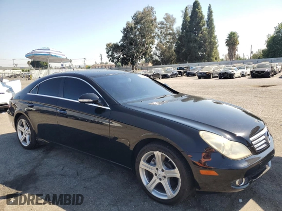 2007 Mercedes-Benz CLS-Class 5.5L with VIN WDDDJ72X17A083837, listed as a Copart auction lot 74591864 with 128,979 mi miles and Clean Title. Bid and sale history available at carsss.com. Image 4.