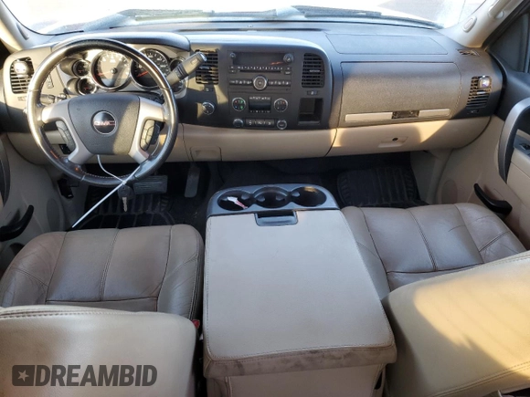 2010 GMC Sierra 1500 with VIN 3GTXKVE21AG256015, listed as a Copart auction lot 81150644 with 209,411 mi miles and Salvage Title. Bid and sale history available at DreamBid. Image 8.