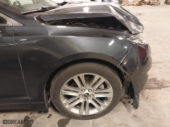 2013 Lincoln MKZ with VIN 3LN6L2G91DR826746, listed as a IAAI auction lot 40977256 with 164,418 mi miles. Bid and sale history available at carsss.com. Image 18.