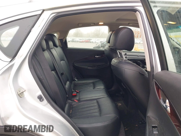2015 Infiniti QX50 z VIN JN1BJ0HR6FM772516, wystawiony jako IAAI lot #41999873 z przebiegiem 100 673 mil mil oraz . Historia ofert i sprzedaży dostępna na DreamBid. Obrazek 8.