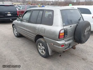 1999 Toyota RAV4 with VIN JT3HP10V8X7137998, listed as a IAAI auction lot 40954121 with 132,824 mi miles. Bid and sale history available at carsss.com. Image 3.