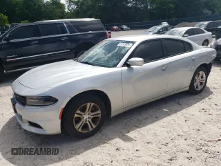 2020 Dodge Charger SXT with VIN 2C3CDXBGXLH113981, listed as a Copart auction lot 61343925 with 97,810 mi miles and Salvage title. Bid and sale history available at DreamBid. Image 1.