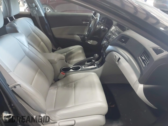 2018 Acura ILX with VIN 19UDE2F37JA008268, listed as a IAAI auction lot 42796989 with 91,044 mi miles and . Bid and sale history available at DreamBid. Image 5.