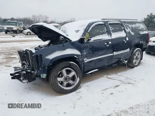2008 Chevrolet Suburban LTZ with VIN 3GNFK16368G183057, listed as a IAAI auction lot 41295239 with 1 mi miles. Bid and sale history available at carsss.com. Image 2.