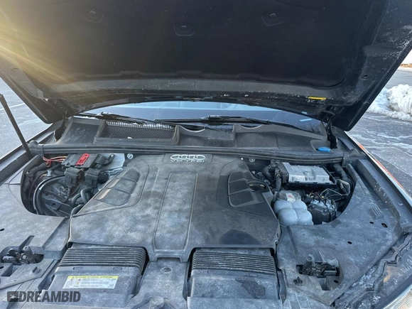 2018 Audi Q7 Premium Plus with VIN WA1LAAF74JD045032, listed as a Copart auction lot 46168665 with 139091 miles and Clean Title. Bid and sale history available at carsss.com. Image 7.