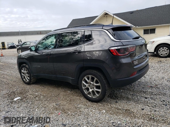 2022 Jeep Compass Latitude Lux with VIN 3C4NJDFB1NT191778, listed as a Copart auction lot 61020475 with 150,559 mi miles and Salvage title. Bid and sale history available at DreamBid. Image 2.
