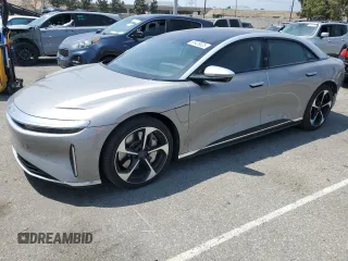 2023 Lucid Air Grand Touring z VIN 50EA1GBA0PA001634, wystawiony jako Copart lot #55429025 z przebiegiem 40 822 mil mil oraz Szkody całkowita. Historia ofert i sprzedaży dostępna na DreamBid. Obrazek 1.