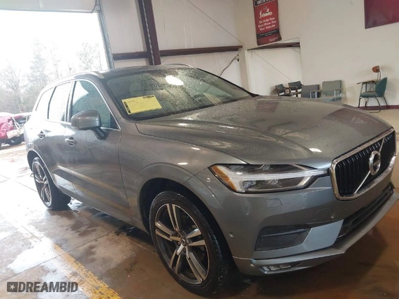 2018 Volvo XC60 Momentum with VIN LYV102RK2JB122061, listed as a IAAI auction lot 41708922 with 66,950 mi miles. Bid and sale history available at carsss.com. Image 13.