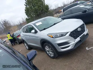 2019 Hyundai Tucson SE with VIN KM8J23A46KU902032, listed as a IAAI auction lot 41844487 with 77,762 mi miles. Bid and sale history available at carsss.com. Image 1.