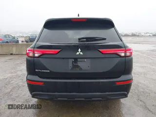 2024 Mitsubishi Outlander ES z VIN JA4J3UA88RZ074065, wystawiony jako IAAI lot #41451179 z przebiegiem 3 338 mil mil oraz . Historia ofert i sprzedaży dostępna na DreamBid. Obrazek 16.