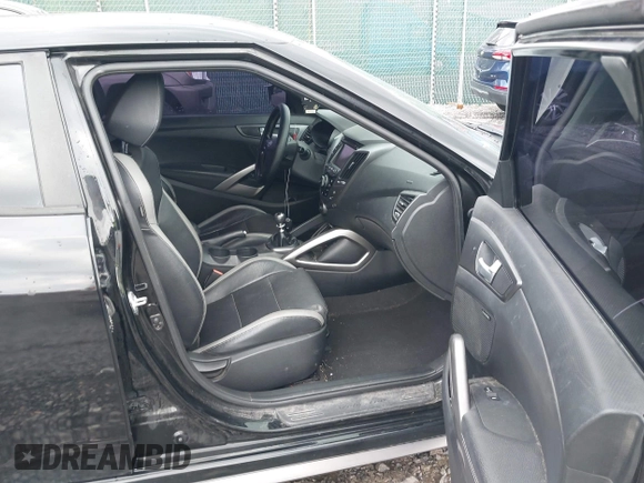 2016 Hyundai Veloster Turbo with VIN KMHTC6AE9GU268920, listed as a IAAI auction lot 42007242 with 188,086 mi miles and . Bid and sale history available at DreamBid. Image 5.
