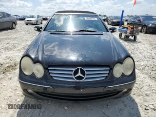2005 Mercedes-Benz CLK 320 z VIN WDBTK65G75T054495, wystawiony jako Copart lot #56120585 z przebiegiem 130 029 mil mil oraz Szkody całkowita. Historia ofert i sprzedaży dostępna na DreamBid. Obrazek 5.
